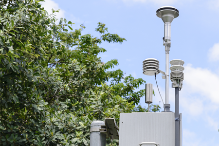 Outdoor air monitoring device